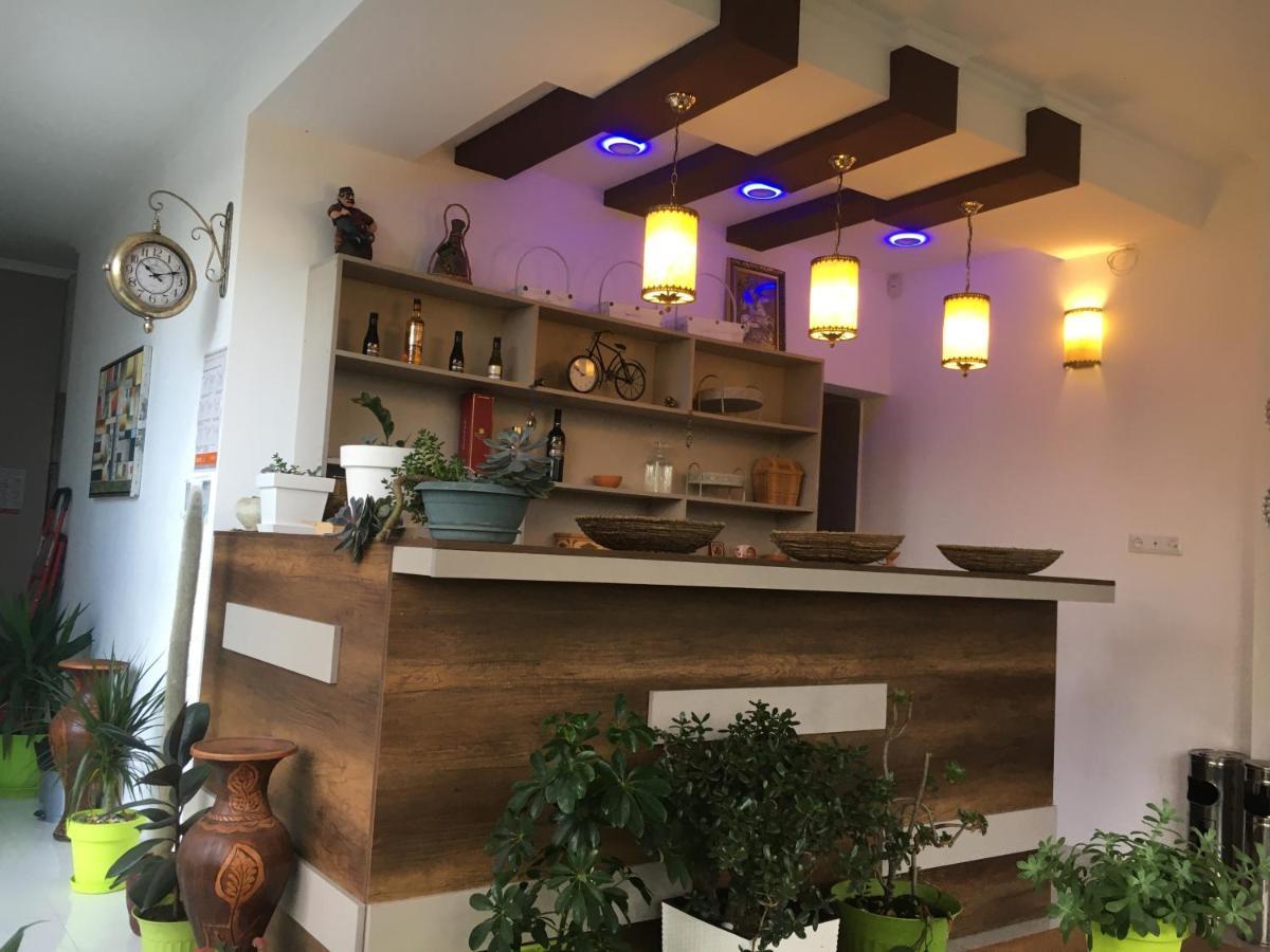 אורקי Aparthotel Family מראה חיצוני תמונה