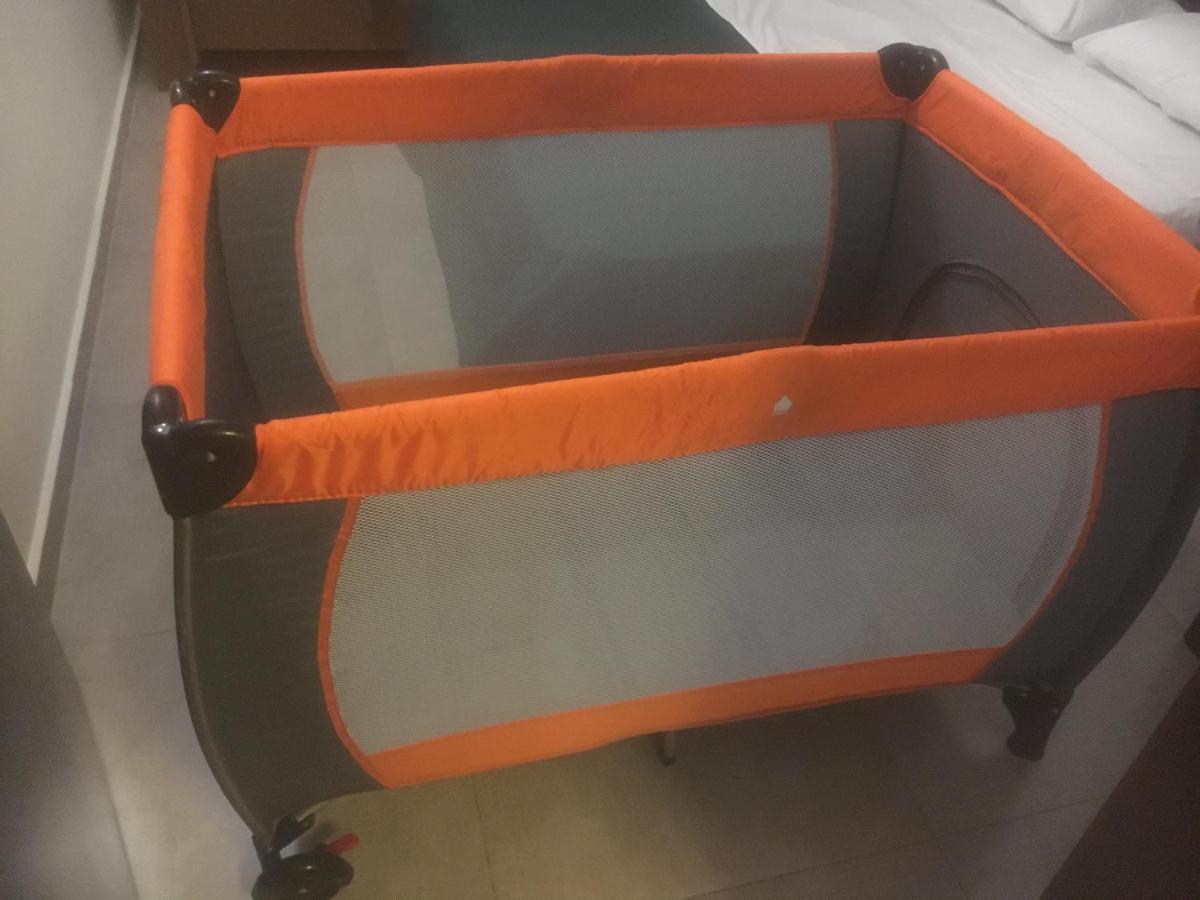אורקי Aparthotel Family מראה חיצוני תמונה
