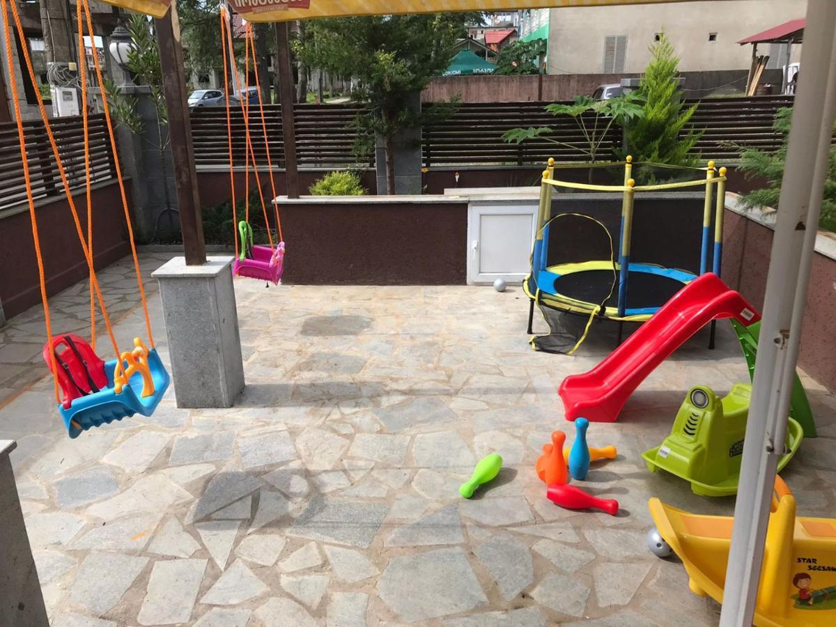 אורקי Aparthotel Family מראה חיצוני תמונה