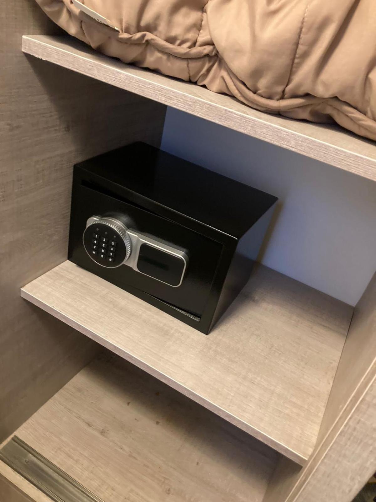 אורקי Aparthotel Family מראה חיצוני תמונה