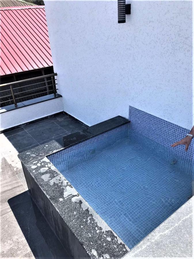 אורקי Aparthotel Family מראה חיצוני תמונה